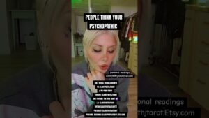 Leia mais sobre o artigo PEOPLE THINK YOUR A PSYCHOPATH  #tarotreading #shorts #tarot