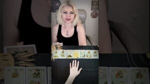 Leia mais sobre o artigo Trump’s Karma is Catching Up This June #donaldtrump #tarot #politics #tarotreading