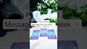Leia mais sobre o artigo You are PROTECTED and FAVORED! 🧿✨ #pickacard #tarot #roseology #tarotreading