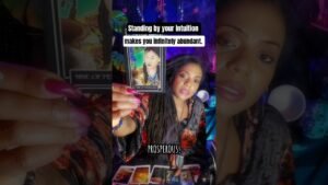 Leia mais sobre o artigo Your intuition = prosperity. #destiny #abundance #selflove #tarot #444 #888