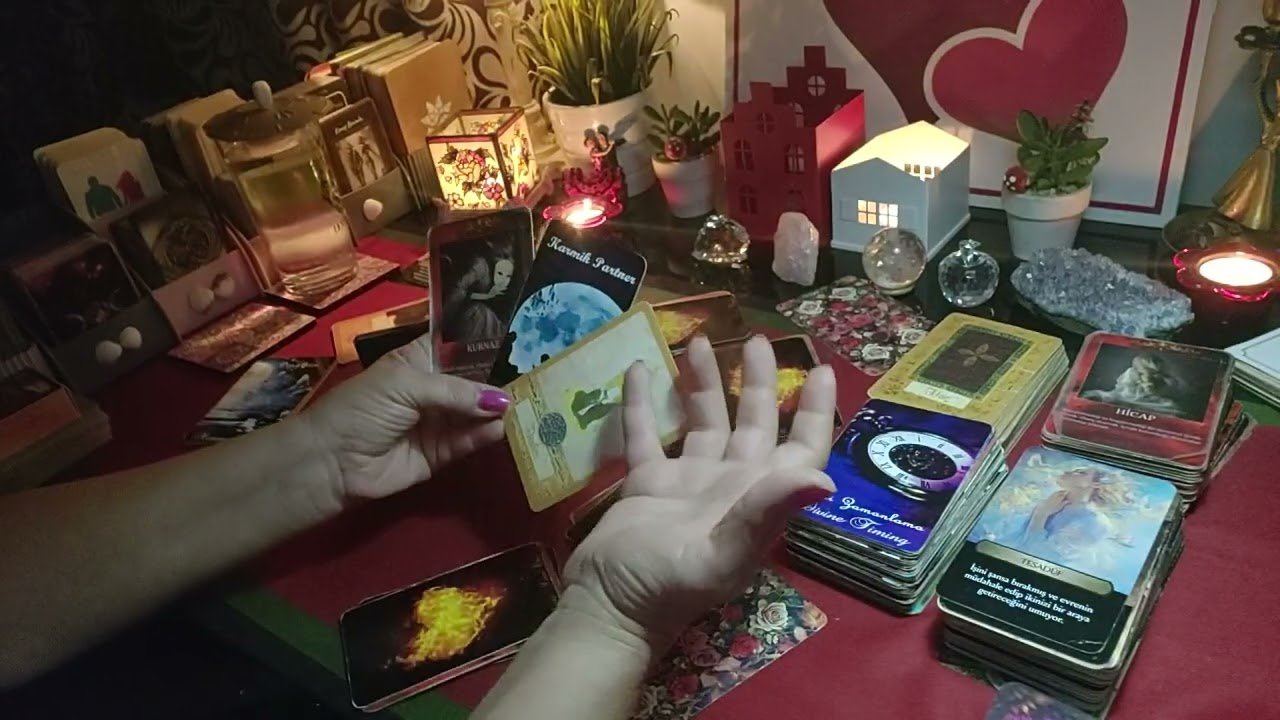 No momento, você está visualizando ❤️ Kalp Açılımı ❤️ Onun Kalbinde Siz? ❤ Gerçek Duyguları Tarot Açılımı