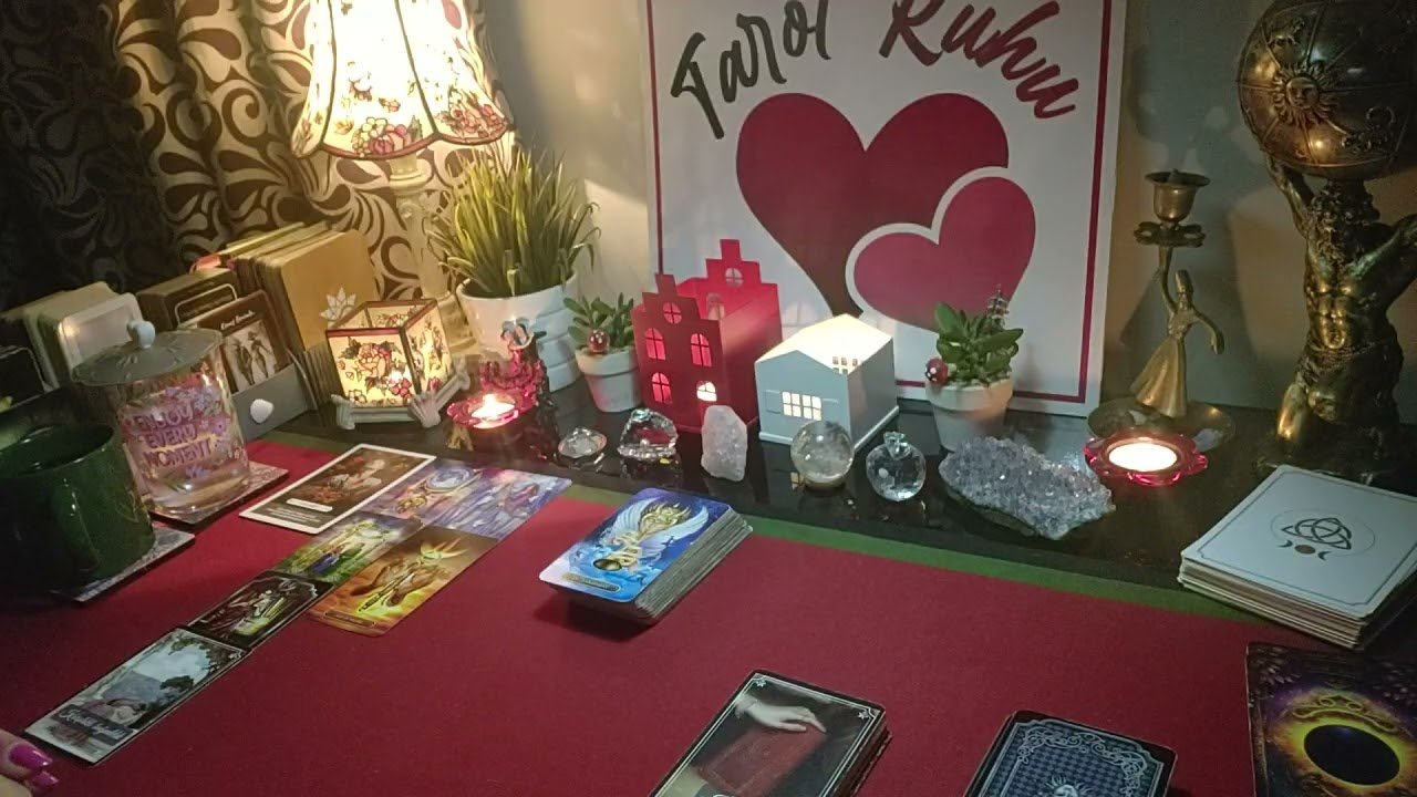 No momento, você está visualizando Aklımdaki Kişi ❤ Onun Tarafında Neler Oluyor? Sen Onun İçin Ne İfade Ediyorsun? 💫⭐ Tarot Açılımı