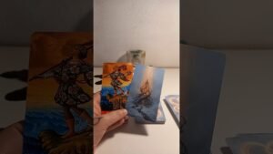 Leia mais sobre o artigo Bunu izliyorsanız size bir mesaj var🦋#shorts #tarot #kolektif #enerji #sevgi