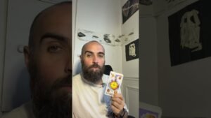 Leia mais sobre o artigo Ce que le karma lui prépare — tu n’as rien à faire  #tarot #oracleamour #taro