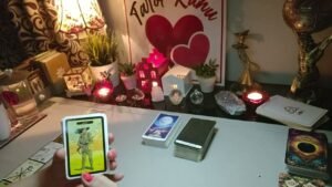 Leia mais sobre o artigo Enerji Aksın Bakalım🔮💫🔮 Aklımdaki Kişi💟 Tarot Açılımı