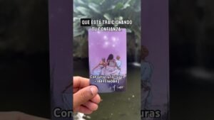 Leia mais sobre o artigo Esta persona está traicionando tu confianza 🕯️🔮 #plantas #lecturacartas #tarot #plants