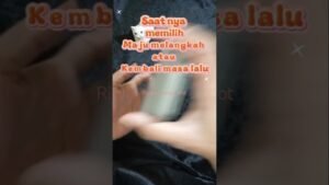 Leia mais sobre o artigo Saatnya memilih melangkah maju atau kembali ke masa lalu #tarot #videos  #viralvideo #viralshort