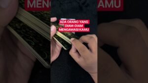 Leia mais sobre o artigo ADA ORANG YANG DIAM-DIAM MENGAWASI KAMU #tarot #tarotreading