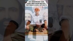 Leia mais sobre o artigo Ada Seseorang Yang Baru Menyadari Betapa Penting Dirimu Baginya #shortvideo #tarot #cintarasulullah