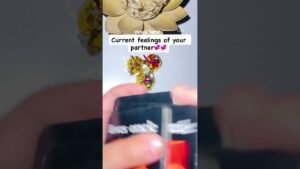 Leia mais sobre o artigo Current feelings of your partner💞💞 #tarot #love #trending #viral #shorts #youtubeshorts #fyp