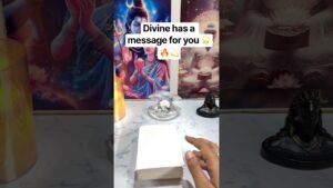 Leia mais sobre o artigo Divine has message for you #tarot #channeledmessages #shorts