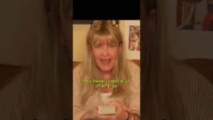 Leia mais sobre o artigo The “Mother Figure” Who Wouldn’t Let Go!   #tarot  #tarotreading  #tarotlovereading