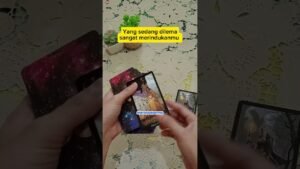 Leia mais sobre o artigo yang sedang dilema sangat merindukanmu #tarot #shorts # #generalreading #tarotreading #pickacard