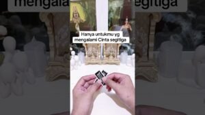 Leia mais sobre o artigo 🔮 Pemuja rahasia cinta segitiga. #fyp #tarot #indigo