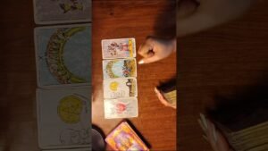 Leia mais sobre o artigo Apne parivaar ka dhyaan rakhe💞 #tarot #lovetarot #hinditarot