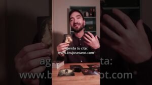 Leia mais sobre o artigo 𝗧𝗔𝗥𝗢𝗧: 🐍💫 𝗧𝗨 𝗦𝗜𝗟𝗘𝗡𝗖𝗜𝗢 𝗟𝗘 𝗗𝗘𝗦𝗠𝗢𝗡𝗧𝗔 𝗘𝗟 𝗝𝗨𝗘𝗚𝗢 #tarot #vidente #eeuu