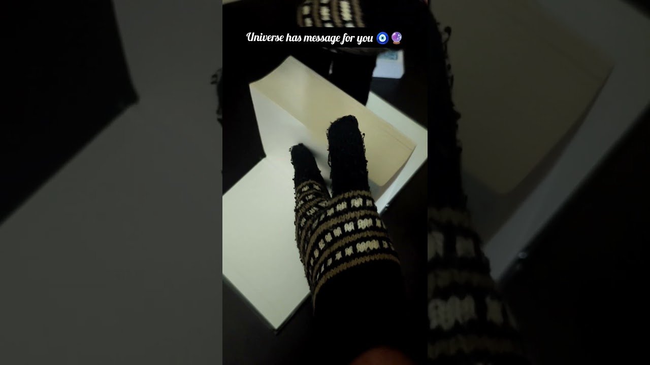 No momento, você está visualizando The book of answers🧿#tarot #tarotreading #pickacard #shorts #shortvideo #viralvideo #viral #explore