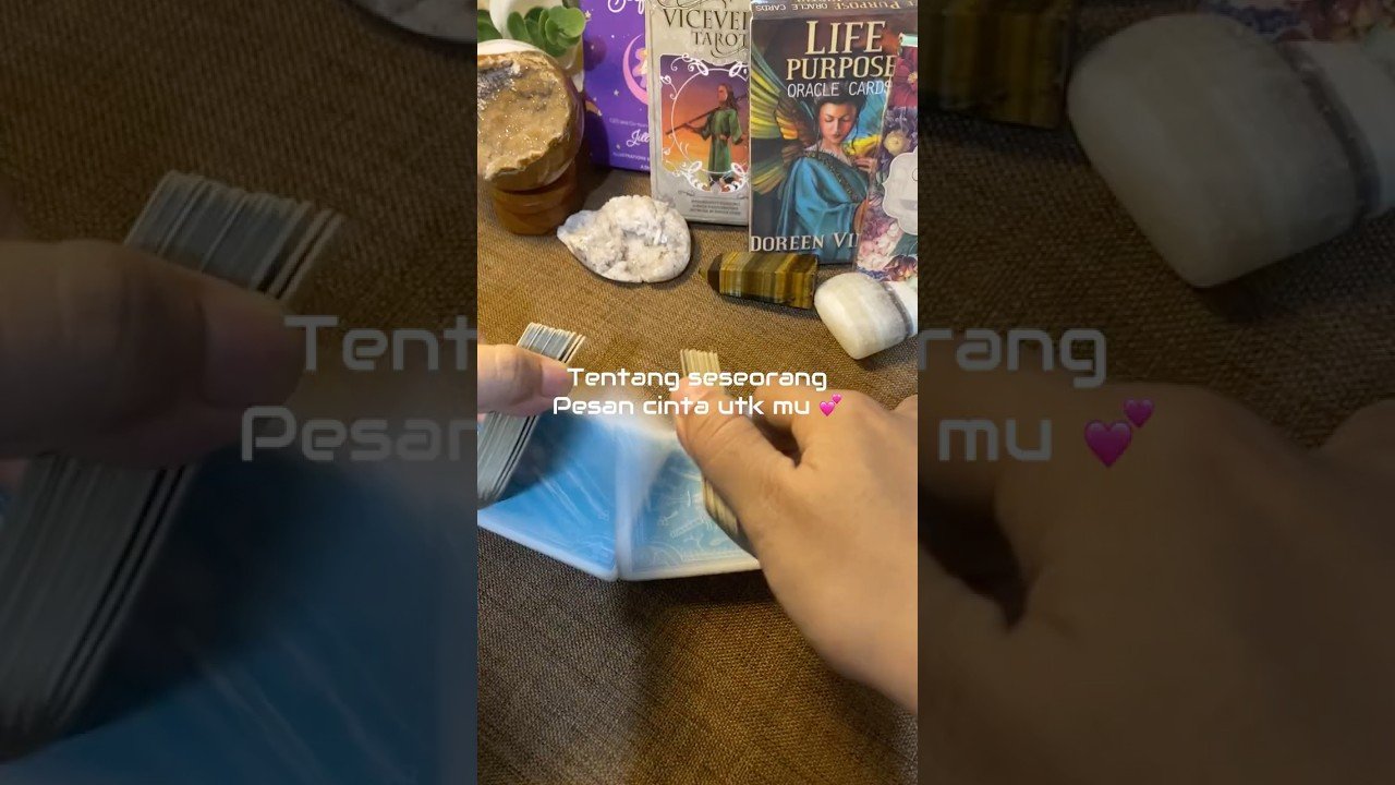 No momento, você está visualizando Ada pesan cinta utk mu, yuk tarot dulu.. 💕💕 #tarot