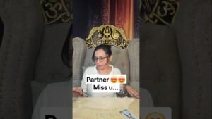 Leia mais sobre o artigo Apke partner apme kya MISS😍 krte h? #tarot #partner #missyou #fyp