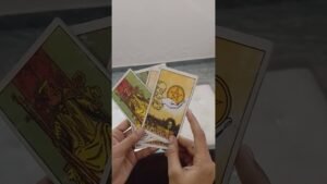 Leia mais sobre o artigo ❤️SOMEONE SECRETLY LOVES YOU😍💌 | Hidden Feelings Tarot Reading🔮 #Shorts✨#tarot  #tarotreading