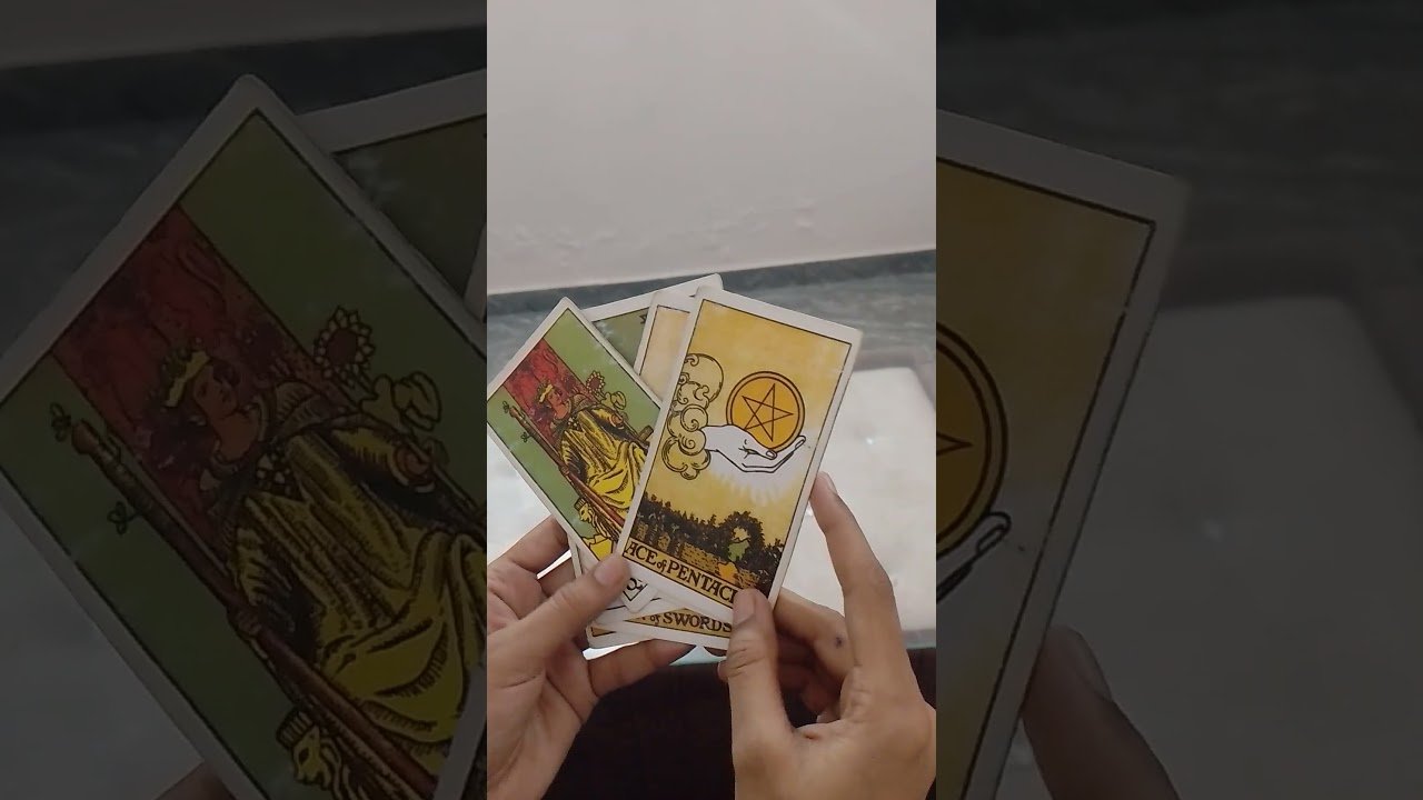 No momento, você está visualizando ❤️SOMEONE SECRETLY LOVES YOU😍💌 | Hidden Feelings Tarot Reading🔮 #Shorts✨#tarot  #tarotreading