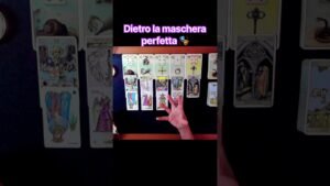 Leia mais sobre o artigo 🦋Tarot Horror Story: la caduta della maschera. #tarocchi #letturatarocchi #interattivo