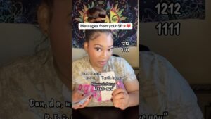 Leia mais sobre o artigo Weak in the knees!🤣🤣 #viral #tarotreading #lovereading #viralshorts #tarot